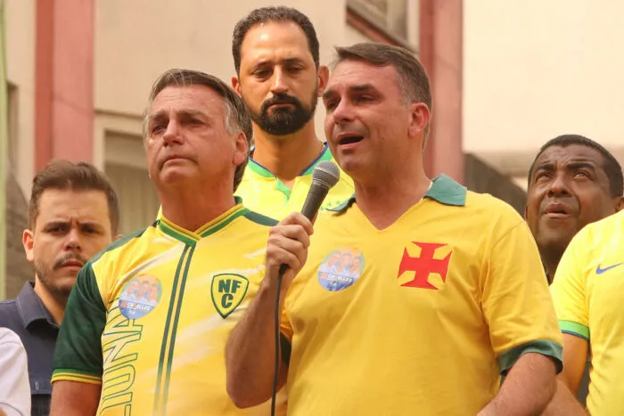 CHARLES BOLSONARO FELIPE COURI 42