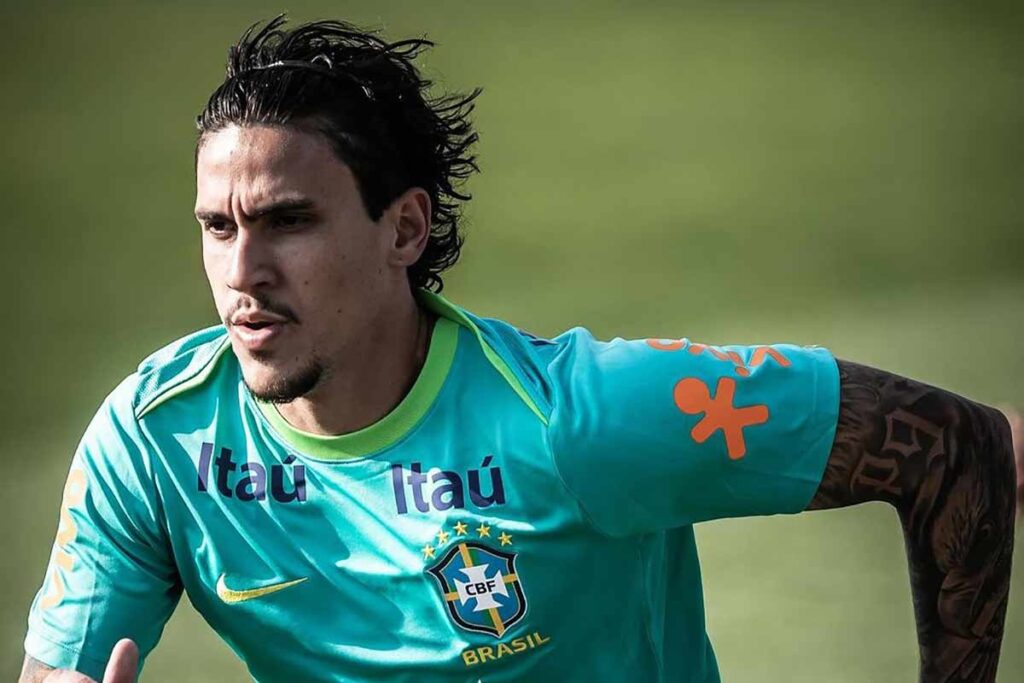 Pedro, jogador do Flamengo, durante treino pela Seleção Brasileira