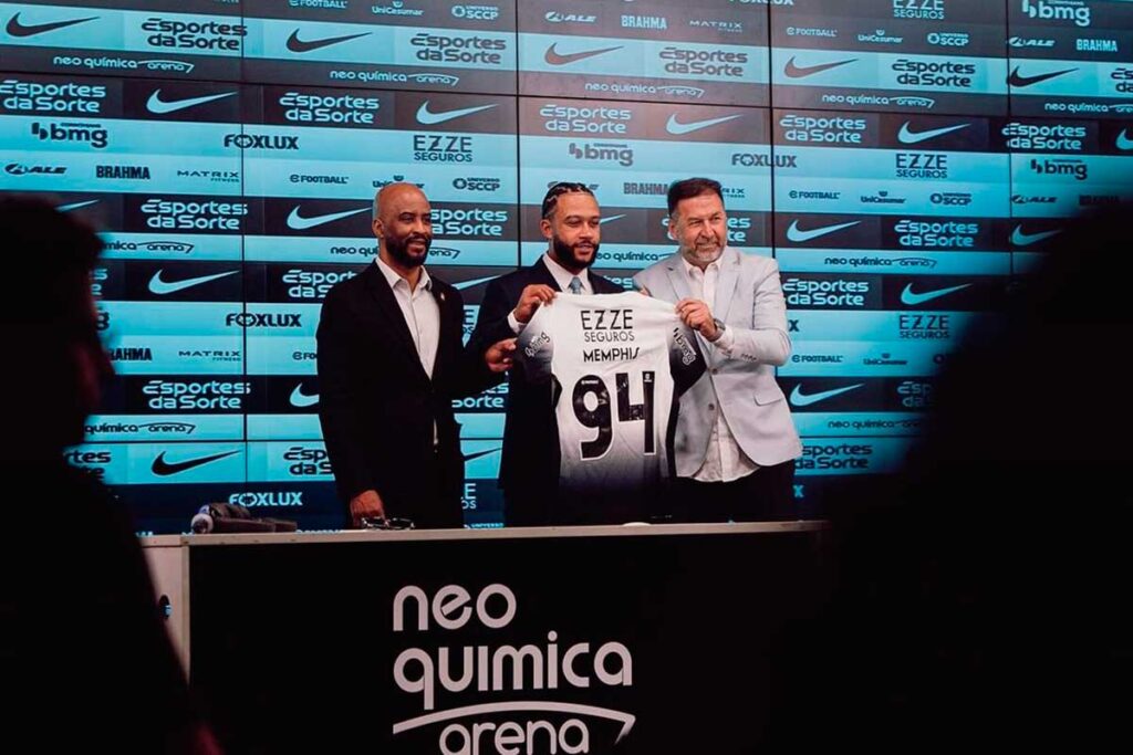 Empresa oferece R$ 5 milhões e Depay pode voltar para o Corinthians