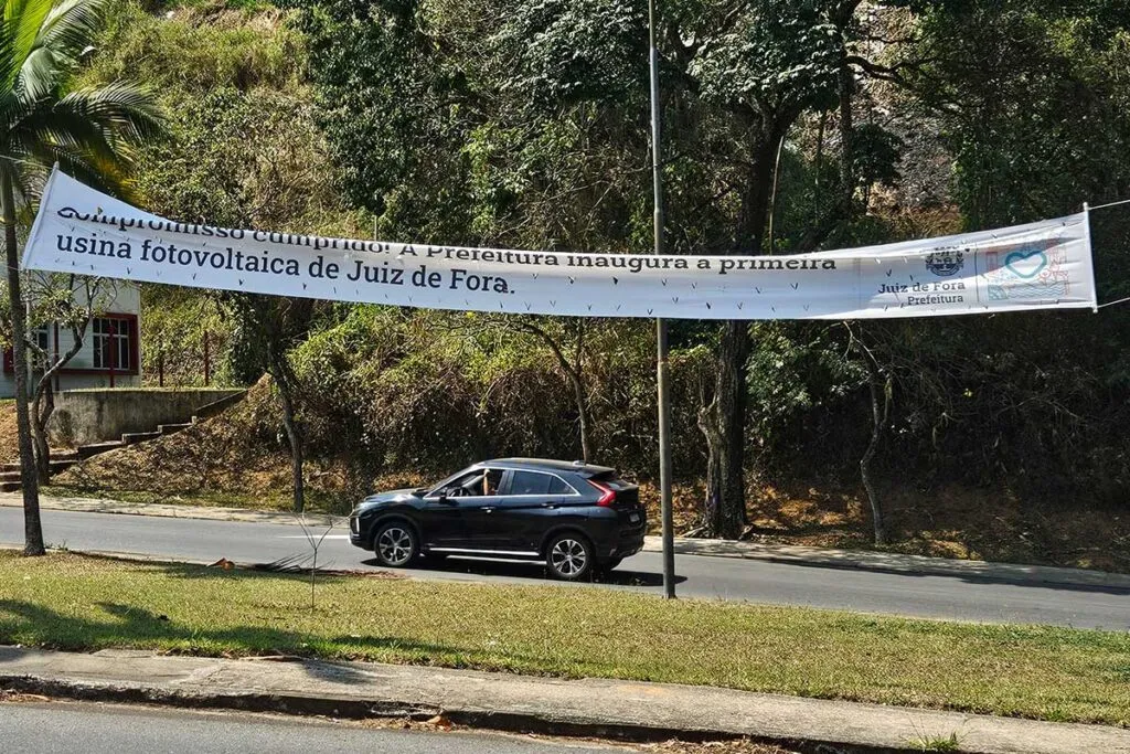 faixa prefeitura irregular ufjf foto tribuna3