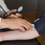 Dia Mundial da Hipertensão: doença silenciosa atinge 30% dos adultos no Brasil 3 hipertensao by freepik