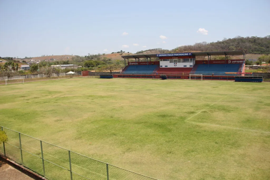 Por falta de espaço para o VAR, Aymorés passará a jogar no estádio do Ubaense (Foto: Igor Adler)