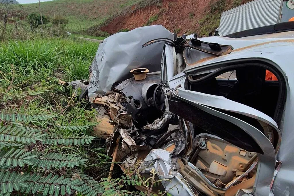 Acidente na MG-126, entre São João Nepomuceno e Rio Novo, deixa um ferido