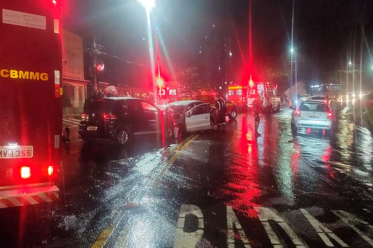 colisao serra dos bandeirantes foto divulgacao bombeiros