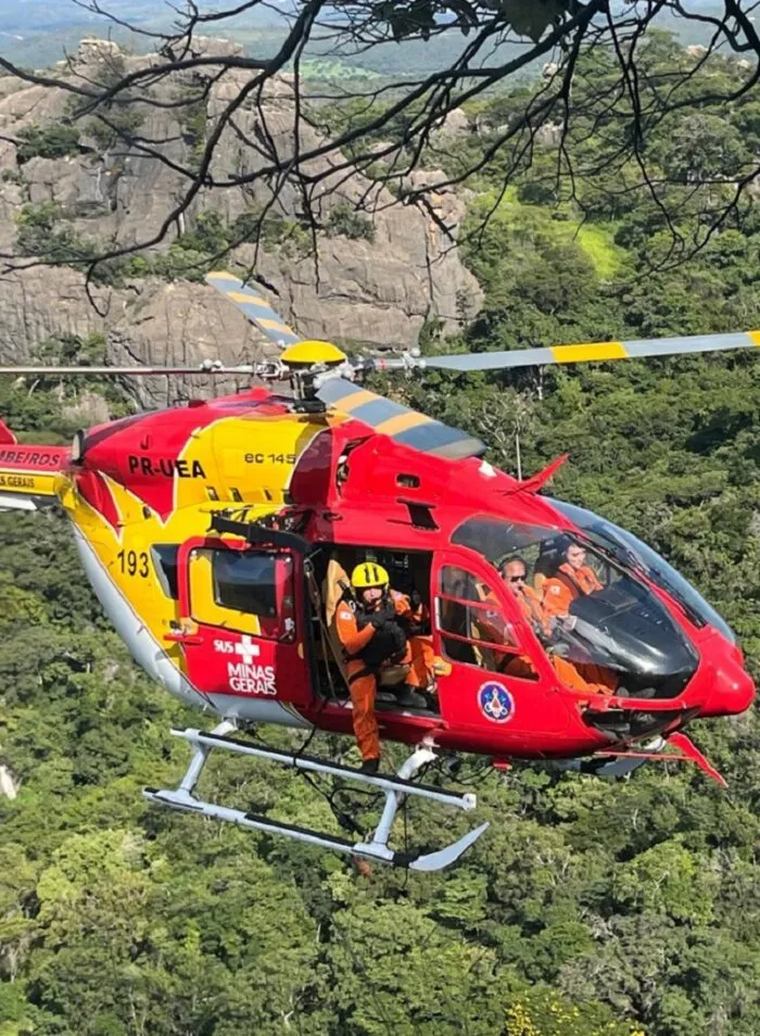 Helicóptero do Corpo de Bombeiros cai próximo a Ouro Preto e deixa 6 mortos 