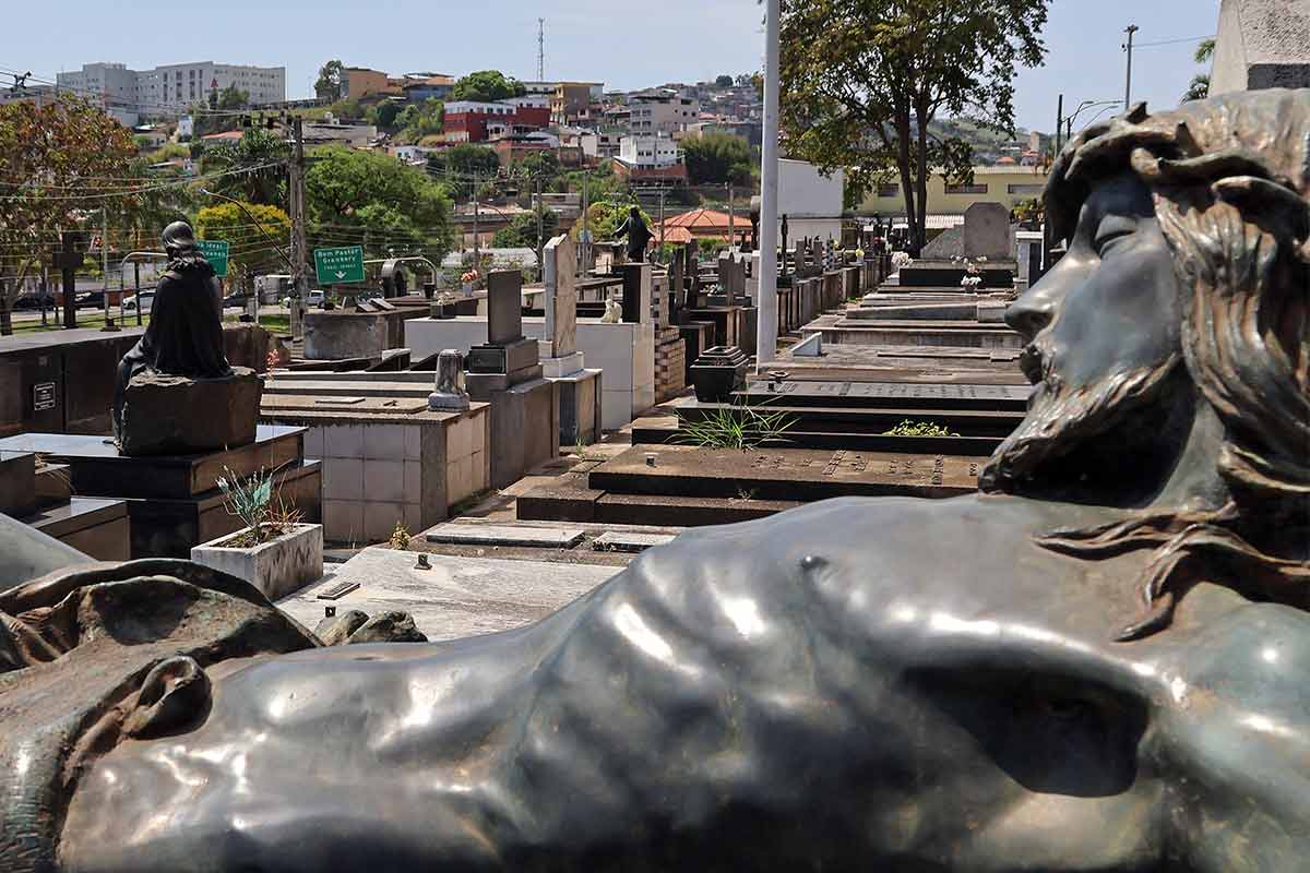 Cemitério-Municipal---Leonardo-Costa