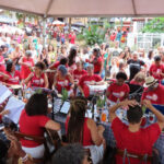 mulheres na roda do samba em Juiz de Fora