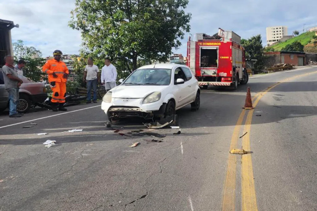 Motociclista fica ferido após acidente na Serra dos Bandeirantes