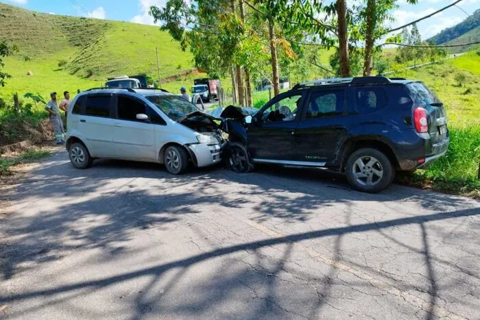 Acidente na estrada de Humaitá leva seis ao HPS