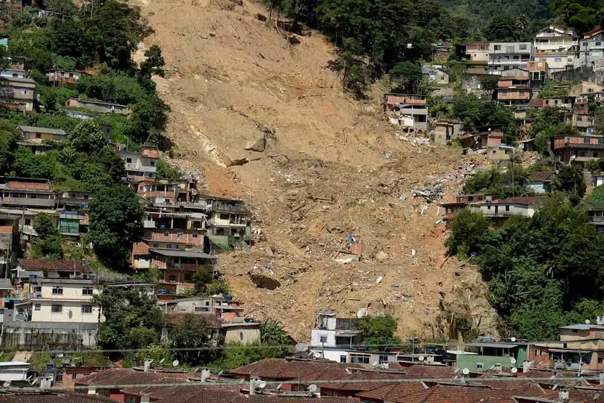 Ossada humana encontrada em Petrópolis pode ser de vítima de chuva de 2022