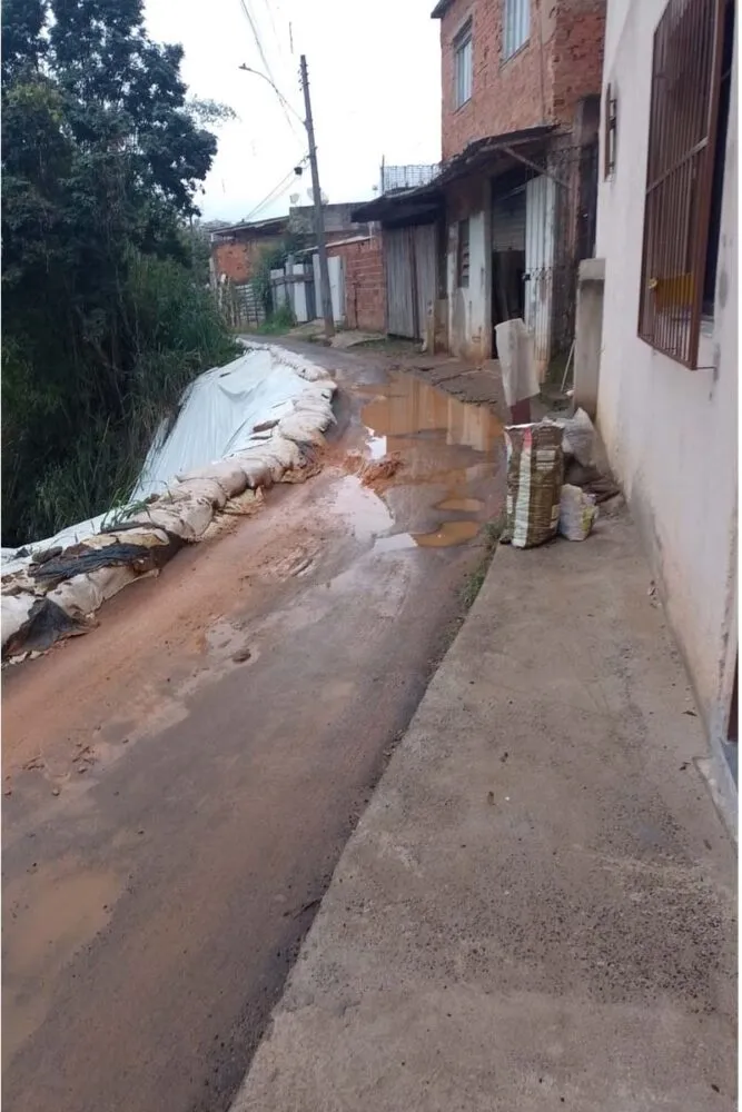 deslizamento na Rua João Luzia