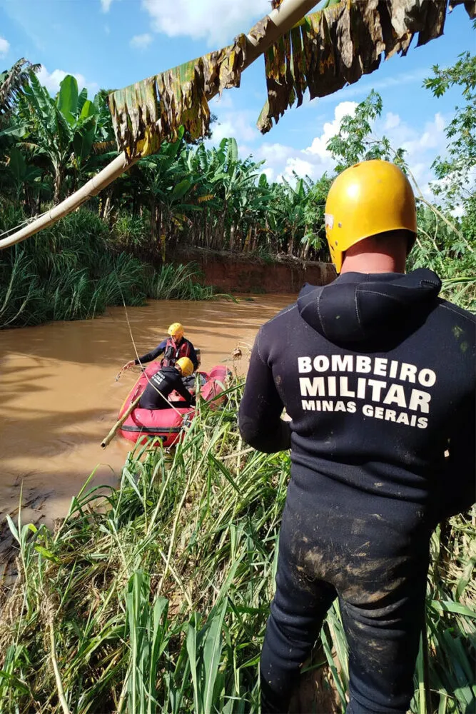 Buscas mulher desaparecida - Bombeiro