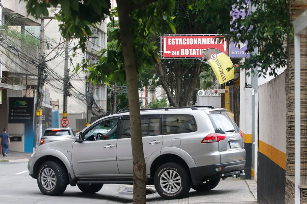 Preco em estacionamentos Felipe Couri