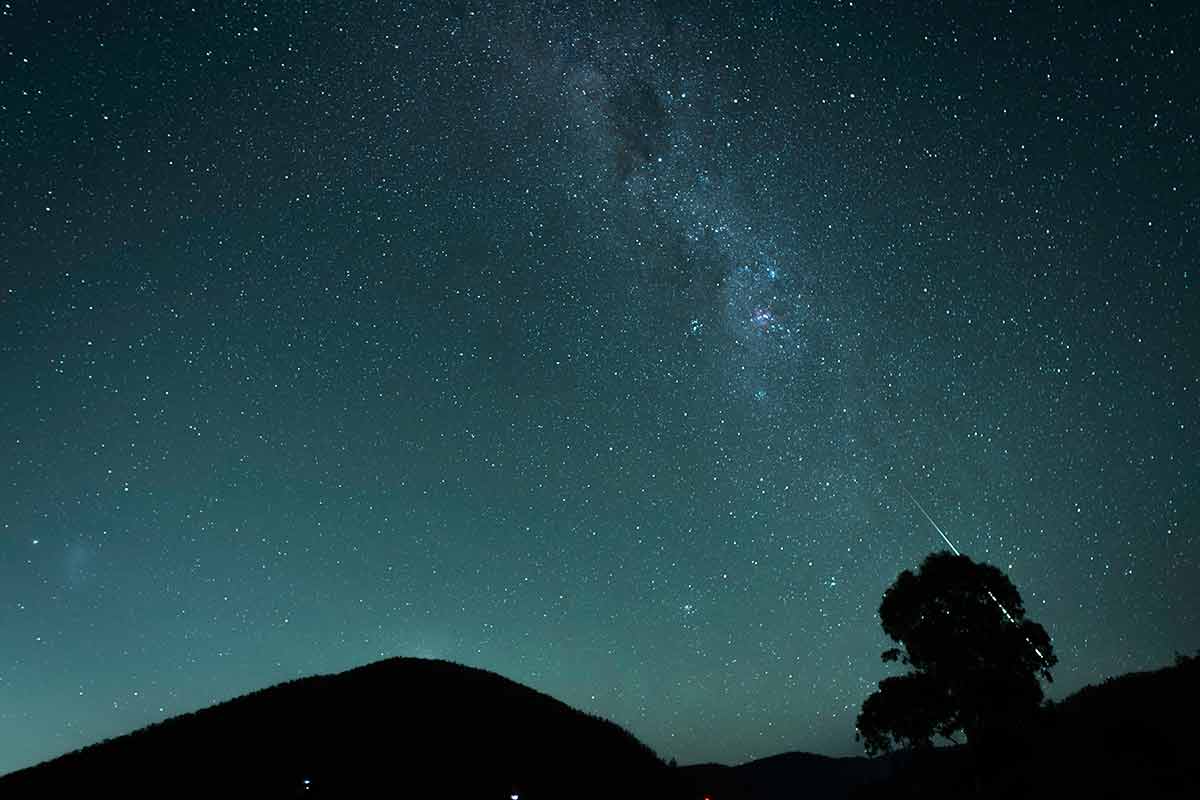 Saiba como observar a primeira chuva de meteoros do ano