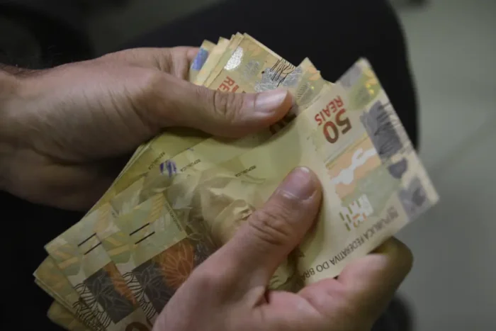 Caixa libera abono salarial para nascidos em mais dois meses 1 abono salarial