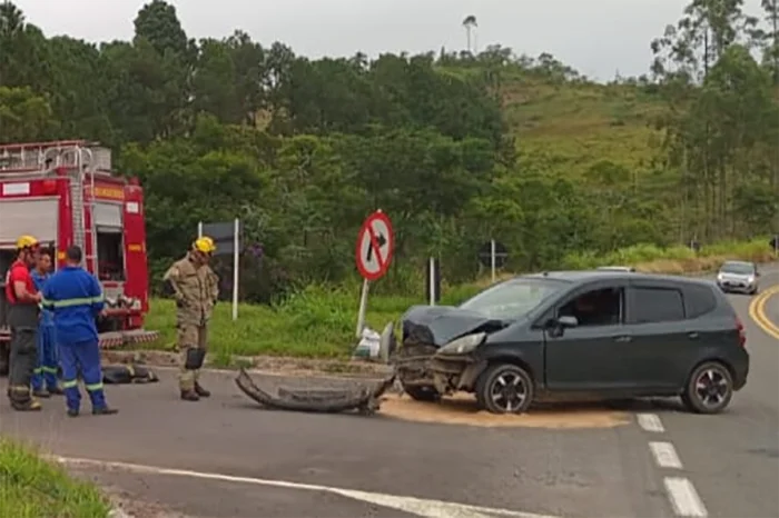 Colisao entre carro e caminhao deixa um motorista ferido na BR 267