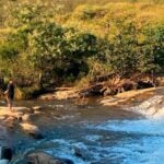 jovens ilhados cachoeira bombeiros