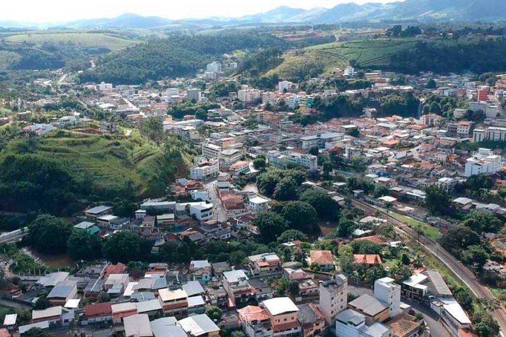 Moto e trem colidem em Matias Barbosa