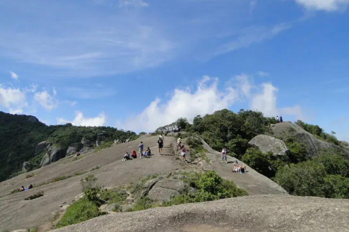 trilha pedra redonda