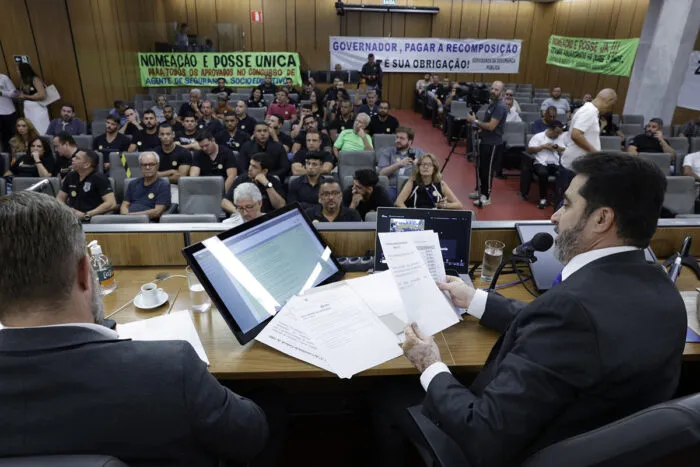 Policiais ameaçam paralisação