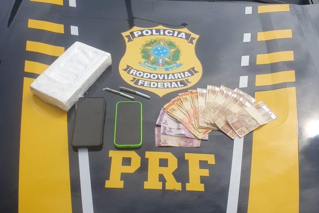 Motociclista é parado com tablete de cocaína na BR-116