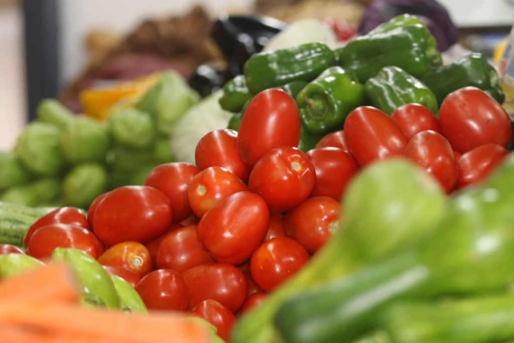 Preço do tomate aumenta 32%, sozinho ele respondeu por 18,6% da alta na inflação.