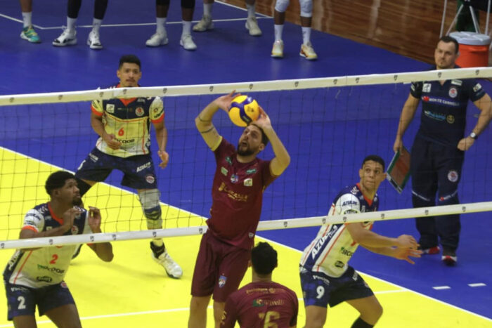 JF VOLEI LEONARDO COSTA 02 editada