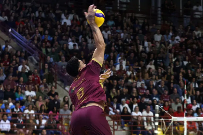 JF Vôlei busca oposto e levantador para Mineiro e Superliga A 1 JF Vôlei deve fechar elenco com quatorze jogadores (Foto: Leonardo Costa)