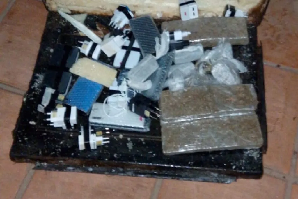 Sejusp apreende quase 4 quilos de maconha e mais de 40 celulares em penitenciária de Juiz de Fora