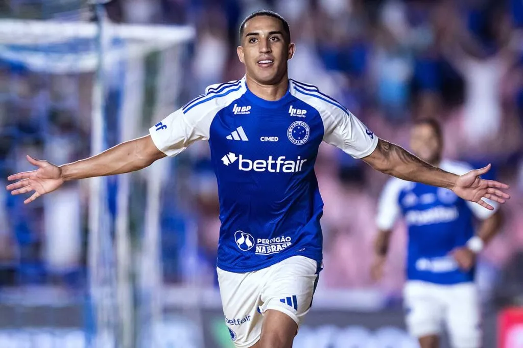 christian cruzeiro by gustavo aleixo cruzeiro editada