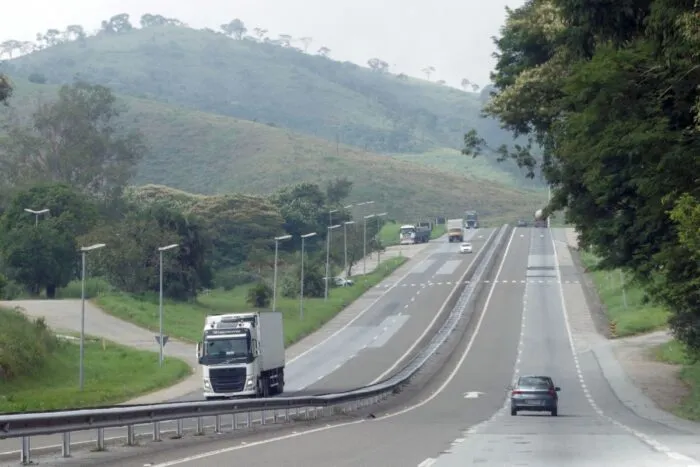 Consórcio Nova Real vence concessão da BR-040 no trecho entre JF e Rio 2 Concessão da BR-040: Consórcio Nova Real vence leilão