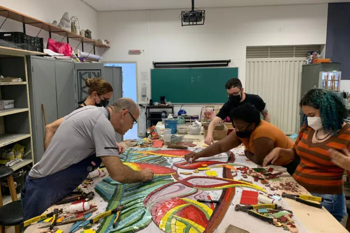‘Uma arte colaborativa por essência': Coletivo Agrupa faz mosaicos e murais por Juiz de Fora 17 coletivo agrupa