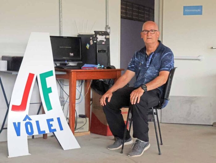 Vida dedicada ao esporte juiz-forano: Tadeu Henriques carrega a história do estádio e do ginásio municipais 2 ANIVERSARIO DA CIDADE TADEU HENRIQUES ESTADIO E GINASIO MUNICIPAL FOTO LEONARDO COSTA 005