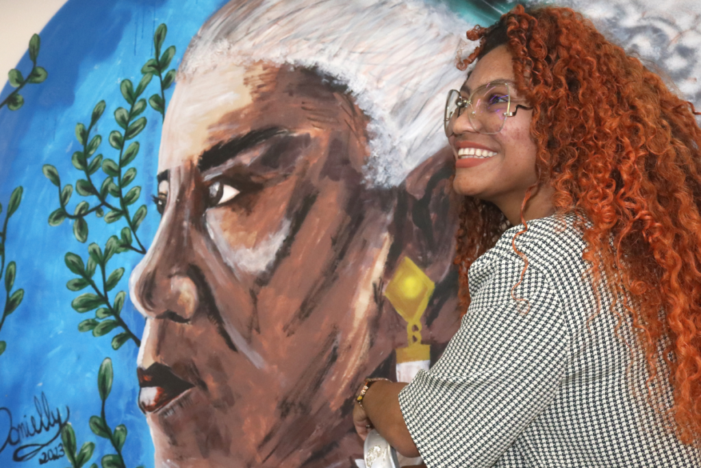 Representatividade em cores: Danielly Oliveira e a transformação artística da Praça CEU 2 Danielly Felipe Couri