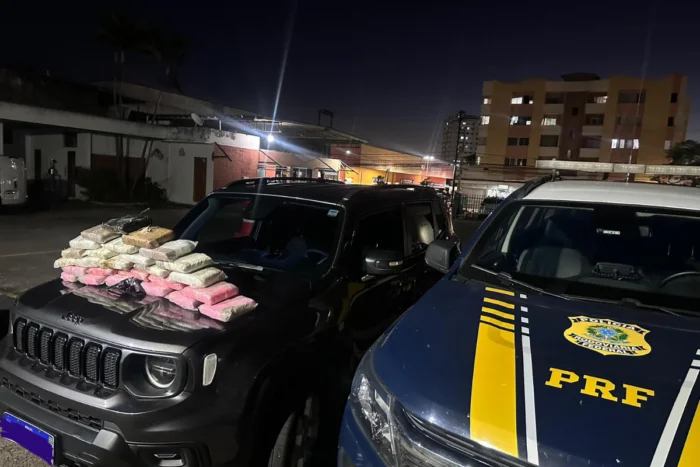 PRF apreende 30 quilos de drogas que seriam transportadas para BH 2 PRF