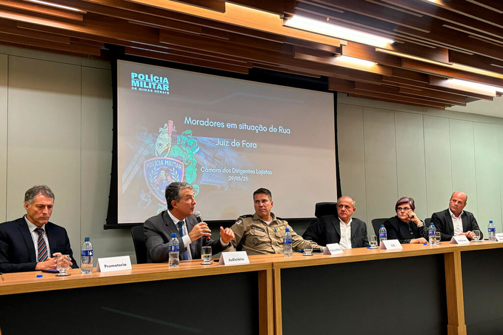 Evento reúne autoridades, comerciantes e associações para debater crescimento da população em situação de rua em JF