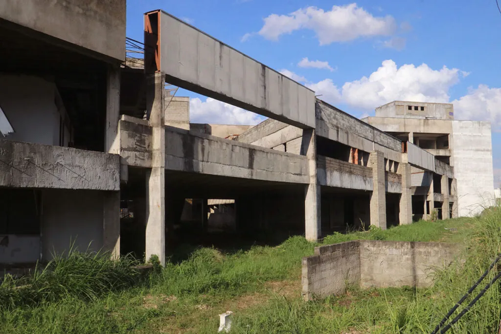 Estado afirma que não retomará obras do Hospital Regional de Juiz de Fora