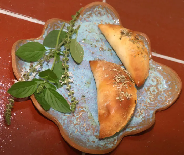 Aprenda a fazer pastel de forno de taioba com queijo que é ‘a cara de Minas Gerais’ 11 pastel taioba