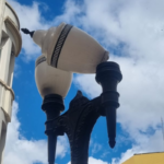 Lustre do Calçadão da Rua Halfeld corre risco de cair 3 VU CENTRO LEO
