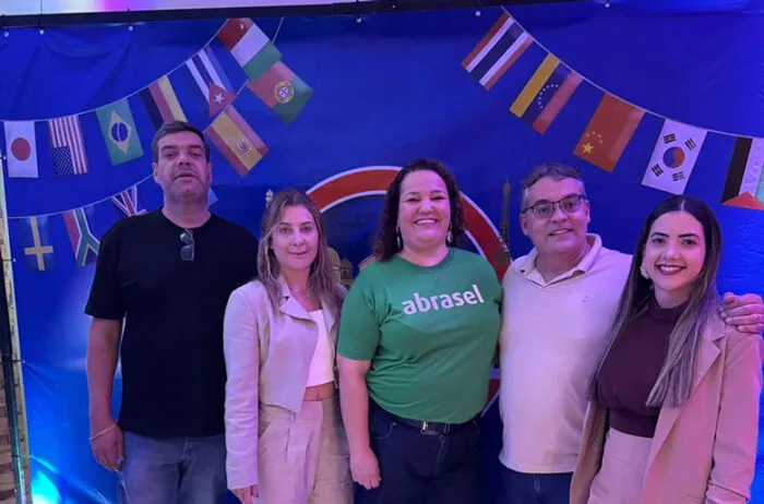 Coluna Cesar Romero – 16 e 17 de maio de 2025 6 Wander Rocha Cortes 150525 Giglia FESTA DAS NACOES 1