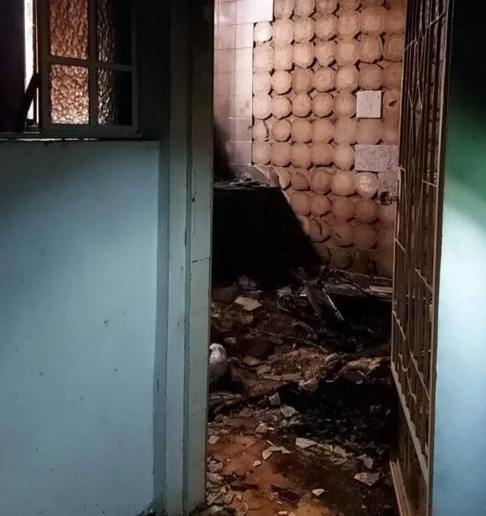 Após agredir mãe e irmã, homem ateia fogo em casa e é preso em flagrante 2 WhatsApp Image 2025 05 05 at 09.20.53