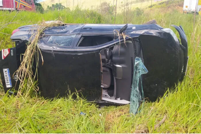 Motorista inabilitado bate em caminhão durante ultrapassagem 1 motorista inabilitado