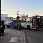 Acidente entre ônibus e carro causa congestionamento no São Pedro 4 Acidente entre ônibus e carro gera congestionamento no São Pedro