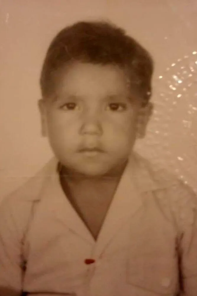 'Colocaram uma arma na cabeça da minha mãe e levaram meu irmão': Há 40 anos, crianças eram tiradas de casa à força e colocadas para adoção 12 crianças santos dumont