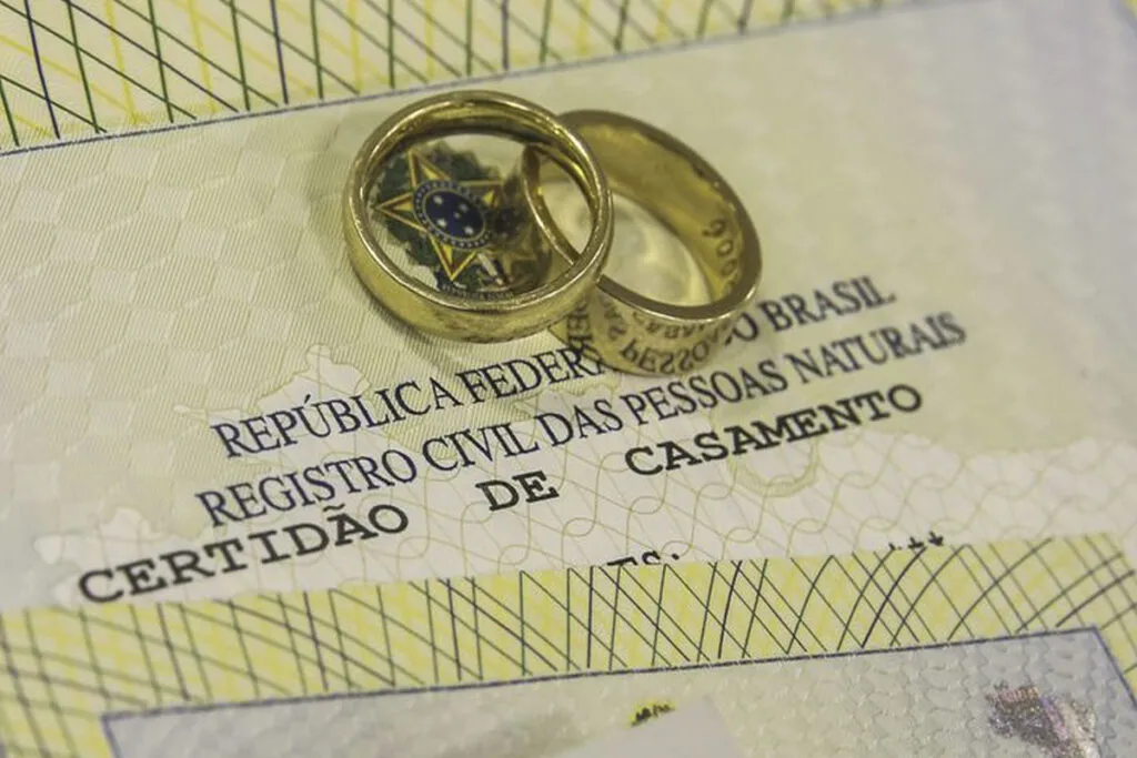 casamentos e divórcios