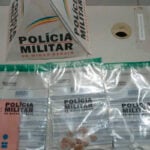Passageira de ônibus é flagrada com crack e cocaína nas partes íntimas 2 passageira flagrada com drogas em ônibus