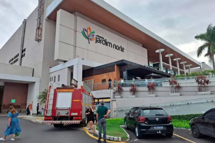 Restaurante de shopping tem princípio de incêndio controlado 2 shopping