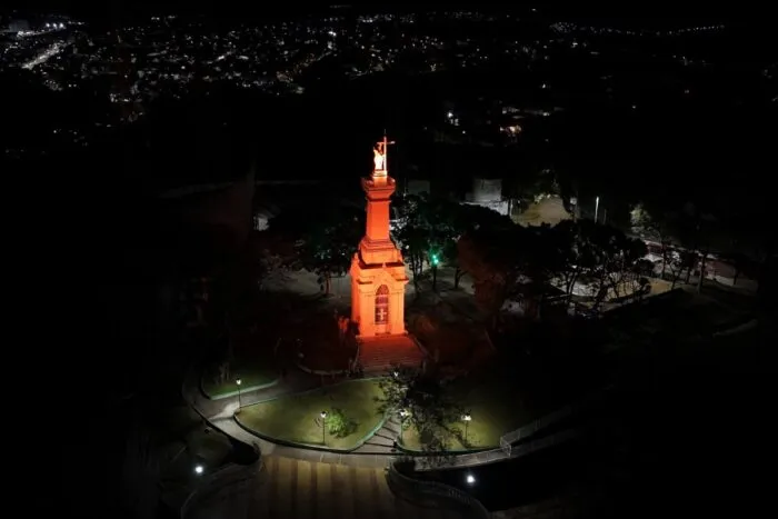 Pontos históricos recebem iluminação por campanhas em maio 3 Pontos históricos recebem iluminação por campanhas em maio