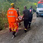 Morre passageiro de micro-ônibus que caiu de barranco 2 Passageiro de micro-ônibus que caiu de barranco não resiste aos ferimentos e morre