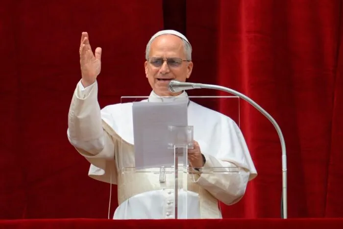'Guerra nunca mais', pede papa Leão XIV em sua primeira oração dominical, diante de 100 mil 2 papa leao xiv oracao dominical foto vatican news